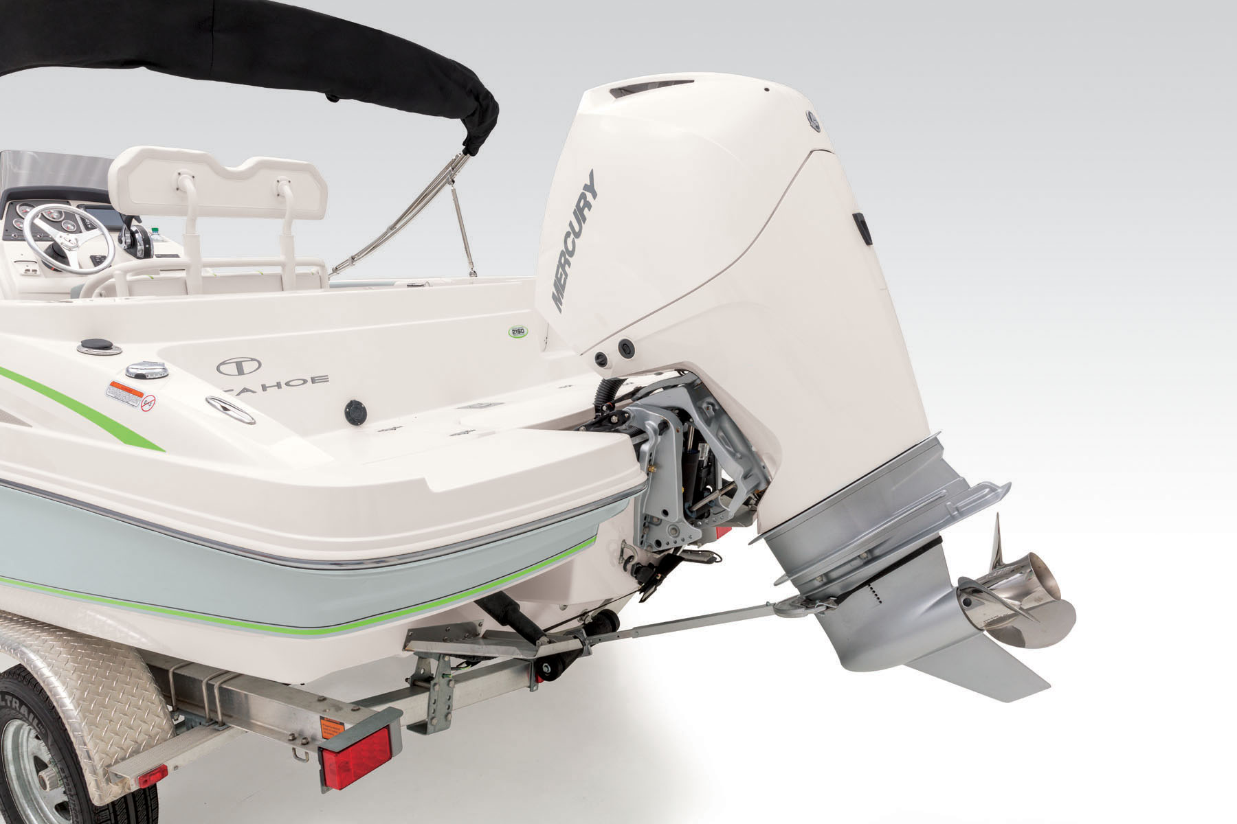 2150 CC TAHOE CenterConsole Deck Boat