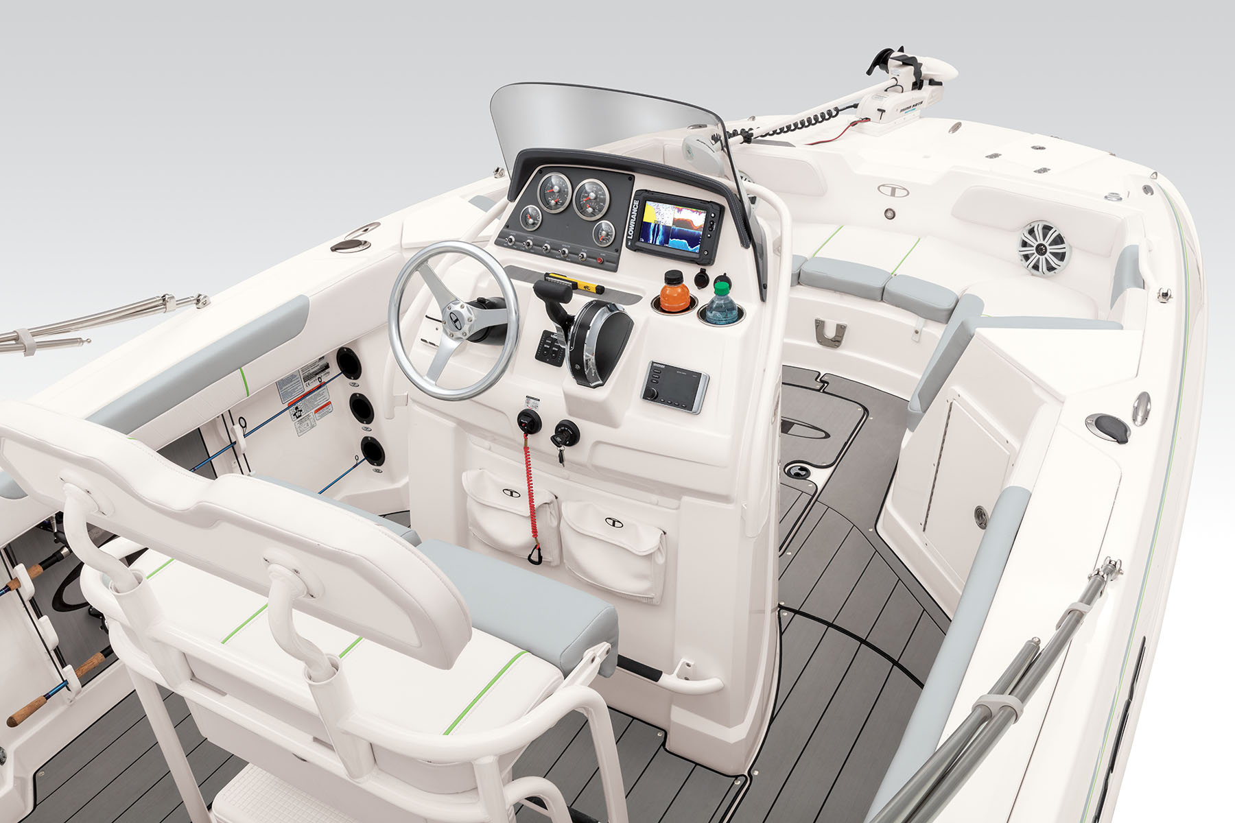 2150 CC TAHOE CenterConsole Deck Boat